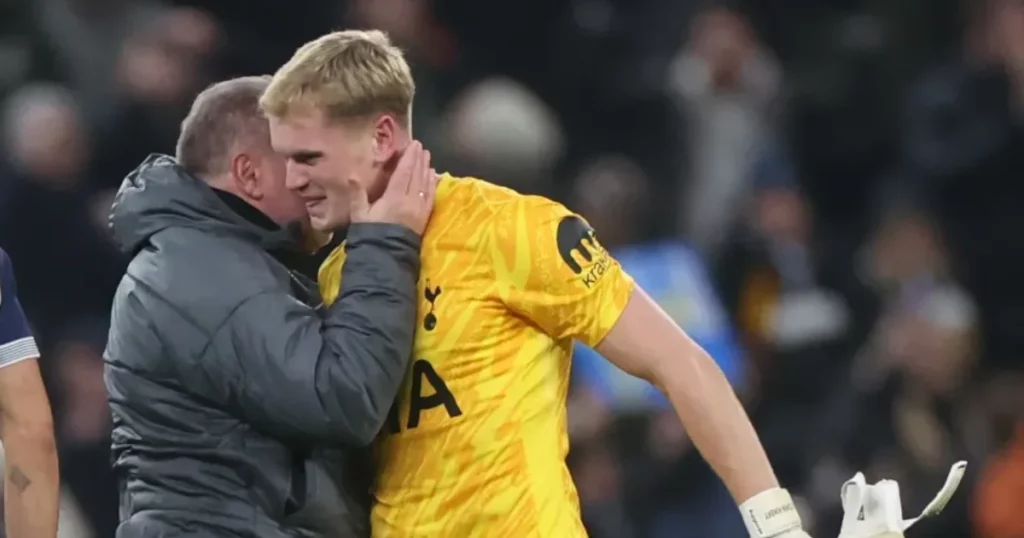 Ange Postecoglou embraces Antonín Kinský