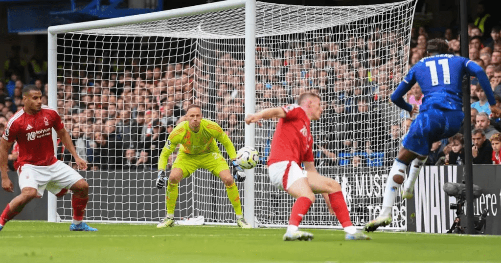 Matz Sels in action vs Chelsea in Premier League (Getty Images)