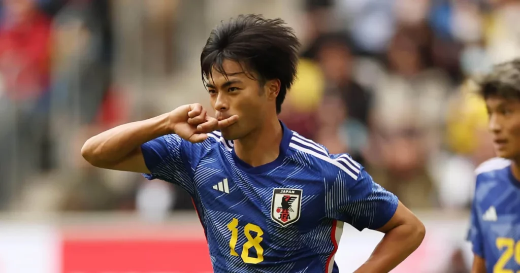 Kaoru Mitoma in action for the Japan National Team