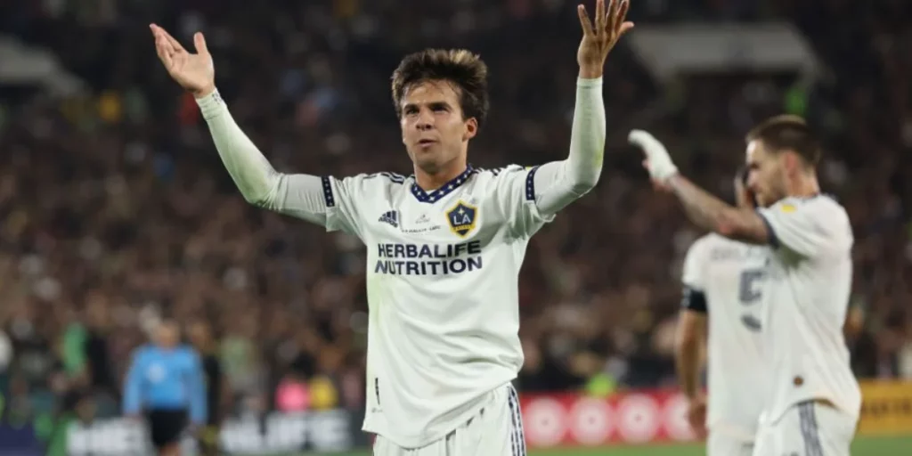 LA Galaxy Player