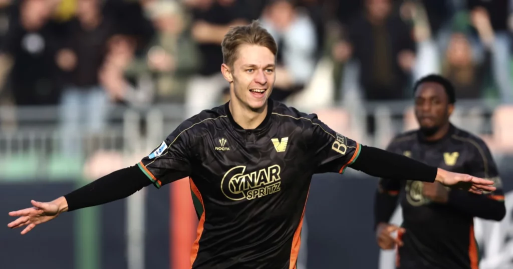 Venezia midfielder Hans Caviglia