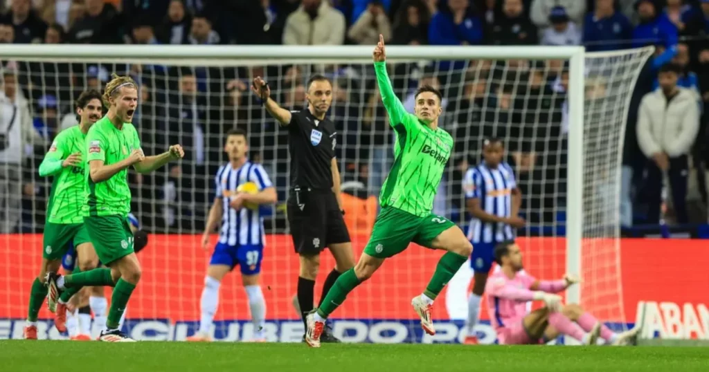 Fresneda celebrates his goal against Porto. 