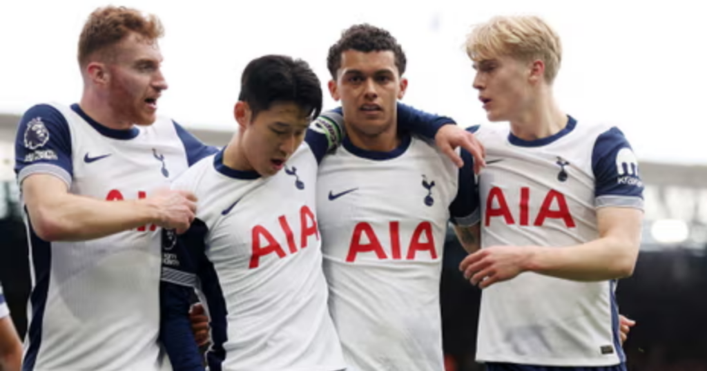 Tottenham players celebrating their goal