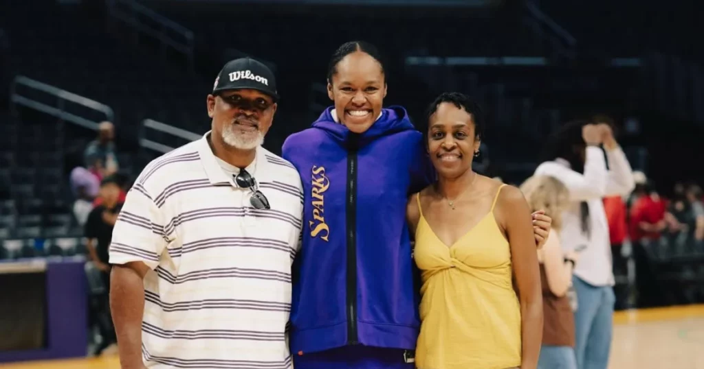 Azura Stevens with mother Kaasha and father Damon