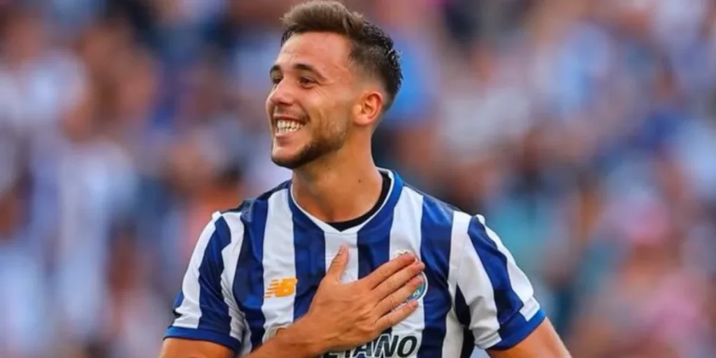 Nico Gonzalez representing FC Porto