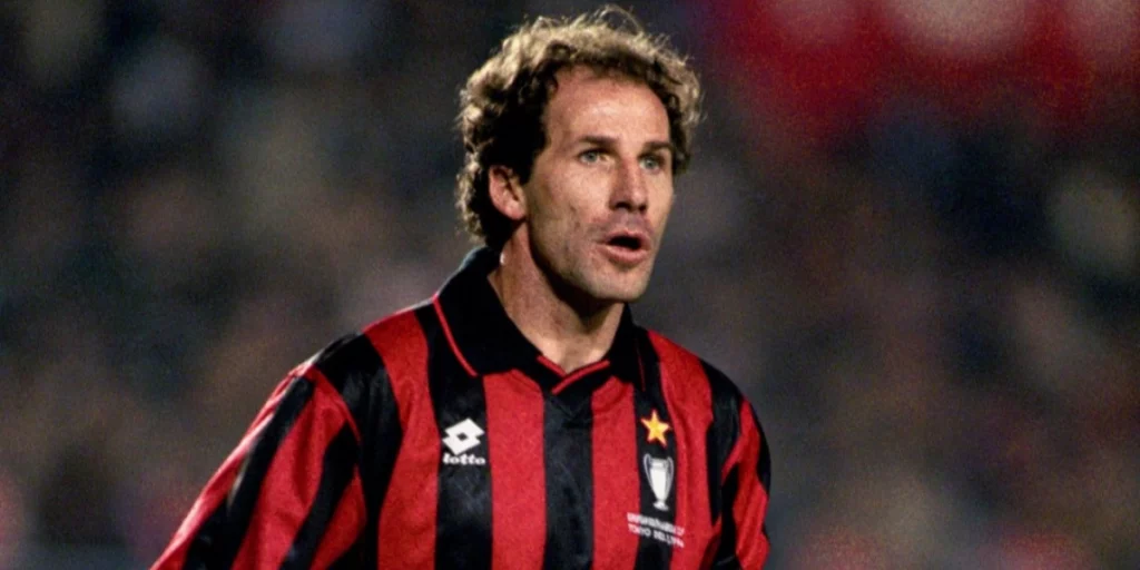 Gerd Müller in a match with Bayern Munich