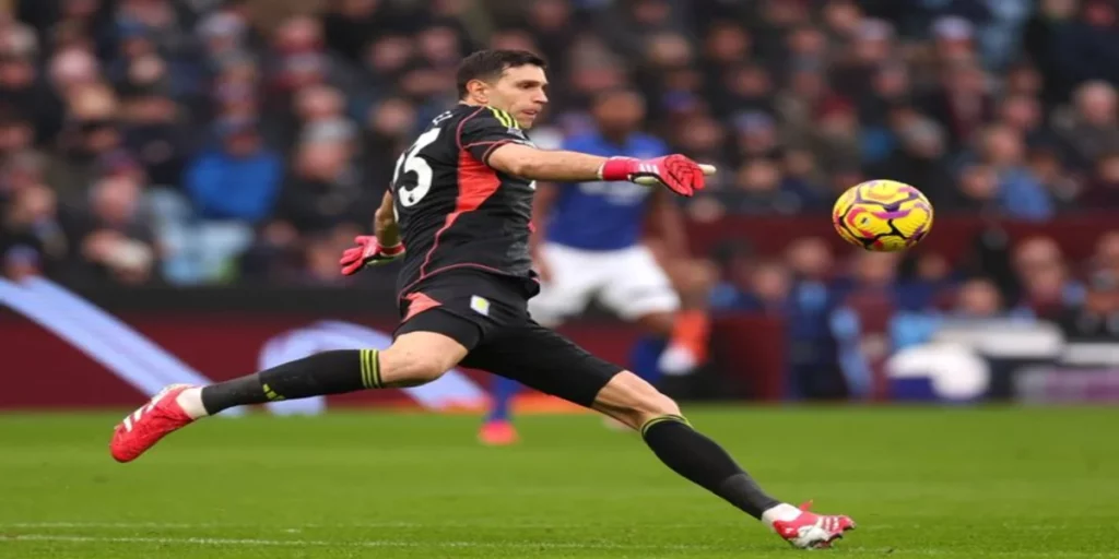 Emiliano Martinez (Image Credits- X - @MediaAstonVilla)