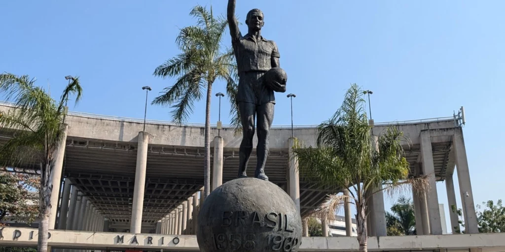 The outsides of the Maracana