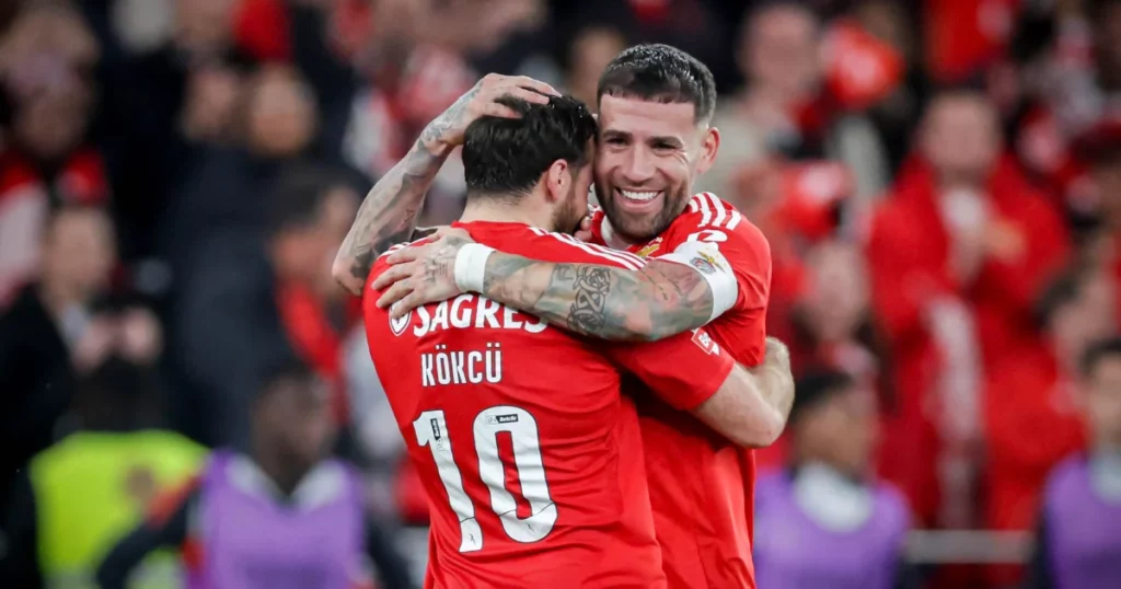 Kokcu and Otamendi during the game against Moreirense