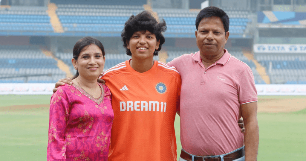 Richa Ghosh with her Parents