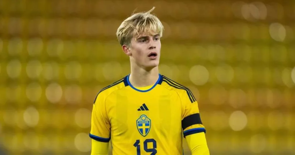 Lucas Bergvall in action for the Swedish