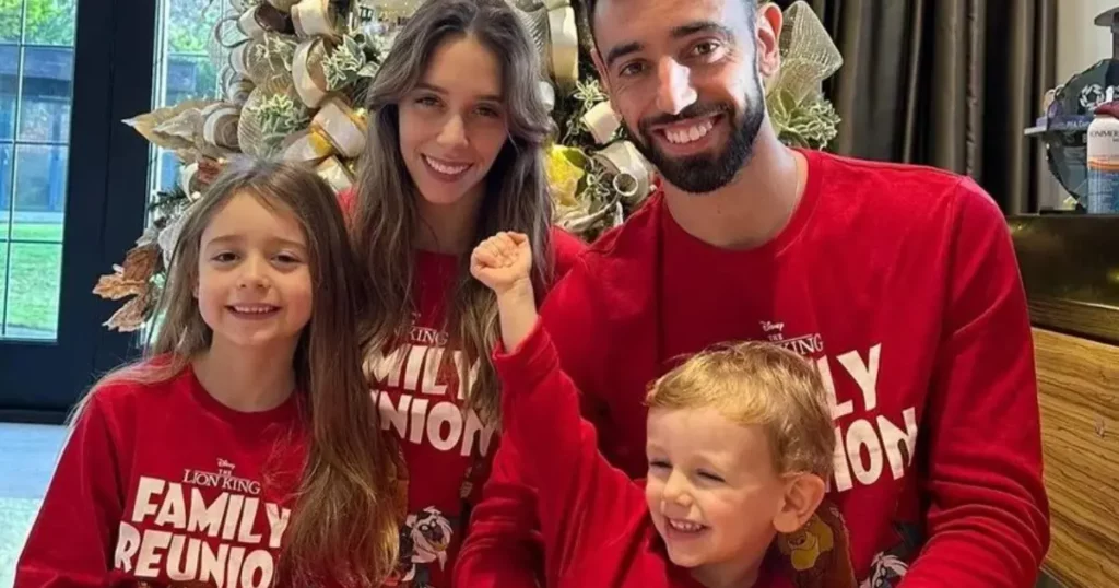 Bruno Fernandes and Ana Pinho and kids