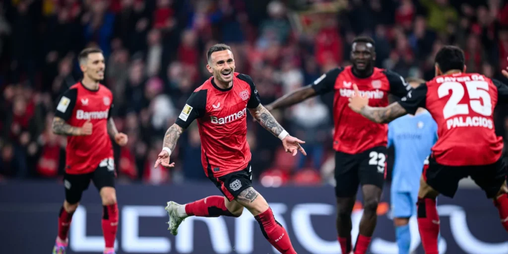 Aleix Garcias (second from left) in joy after opening the scoring 