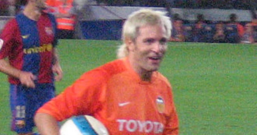 Santiago Canizares of Valencia during a game against FC Barcelona (Image Credit: Google/Wikkipedia)