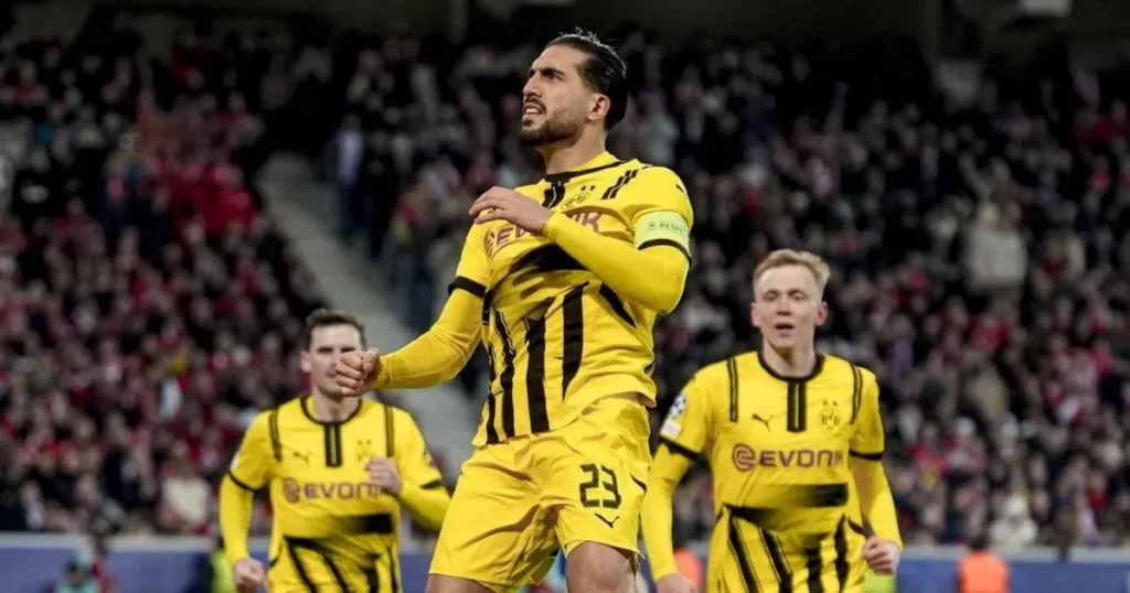 Emre Can celebrates his penalty in UCL Round of 16 Borussia Dortmund