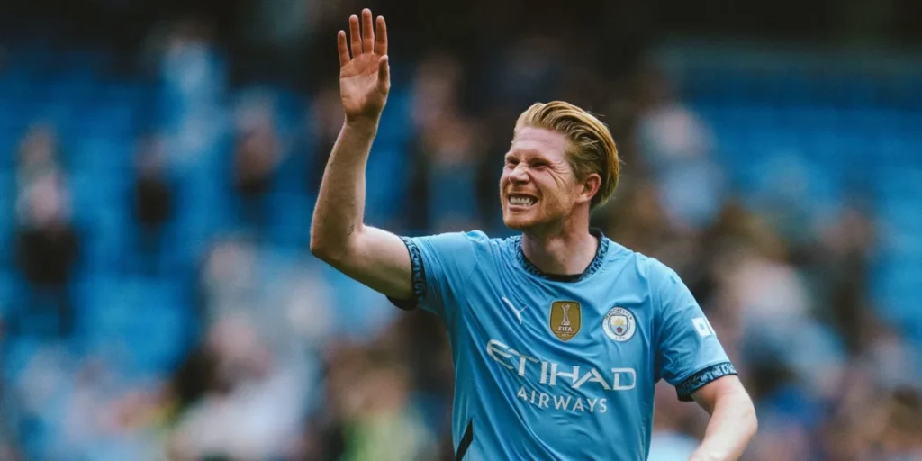 Kevin de Bruyne on the field for Manchester City