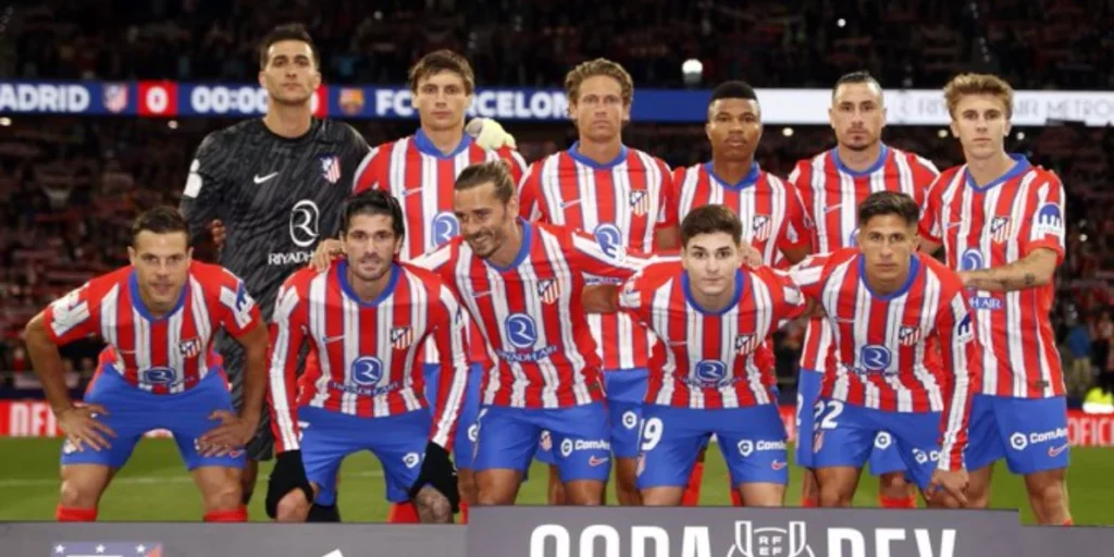 Atletico Madrid players before kick-off 