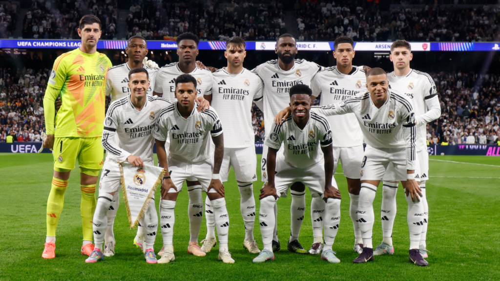 Real Madrid players lineup before the game. (Image Credits: Official X@/RealMadrid)