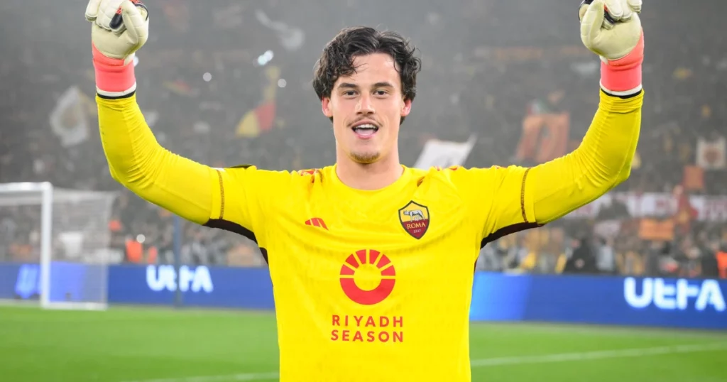 Mile Svilar (Image Credit: X / @OfficialASRoma)