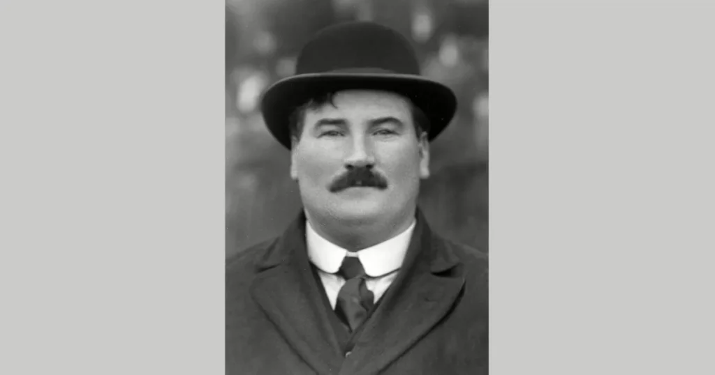 Phil Kelso (Image Credit: X / @FulhamRandom)
