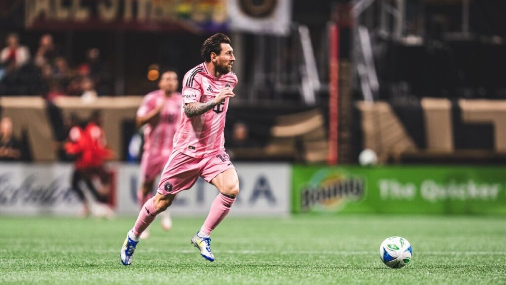 best left footed players Lionel Messi