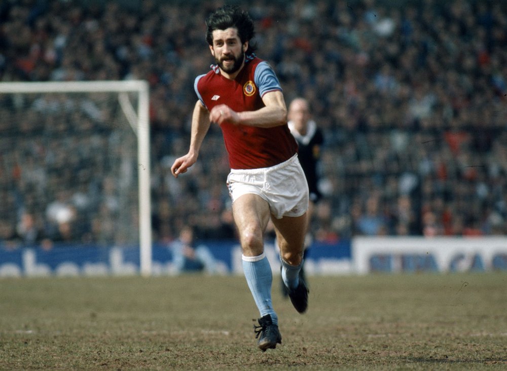 famous players that played for aston villa Dennis Mortimer