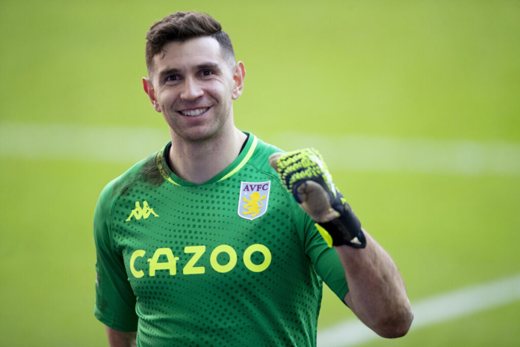 famous players that played for aston villa Emi Martinez