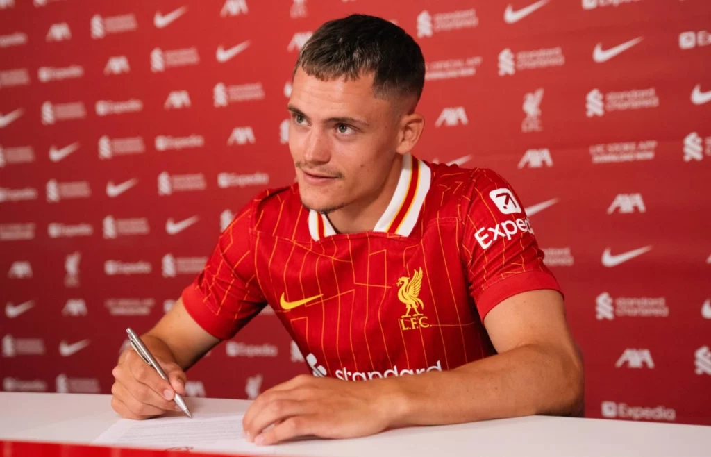 Florian Wirtz contract signing (image via Liverpool website)